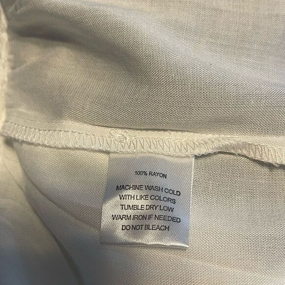 Indigo Rise High Low Hem Maxi Dress Size: Large Color: White - Picture 11 of 15